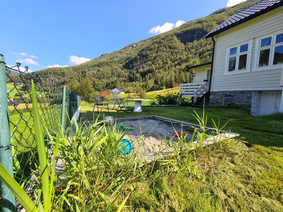 Jondal Apartment Bagian luar foto